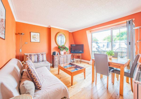 Bright 1-Bed Flat with Balcony in West Kensington